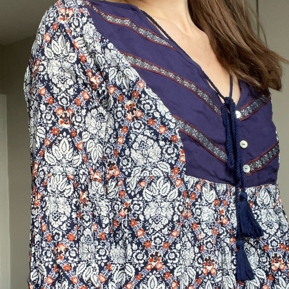 Long sleeve flowy printed top - Picture 2 of 6